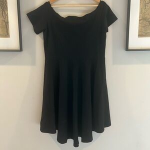 Elegant Black Short Sleeve Boat Neck Dress